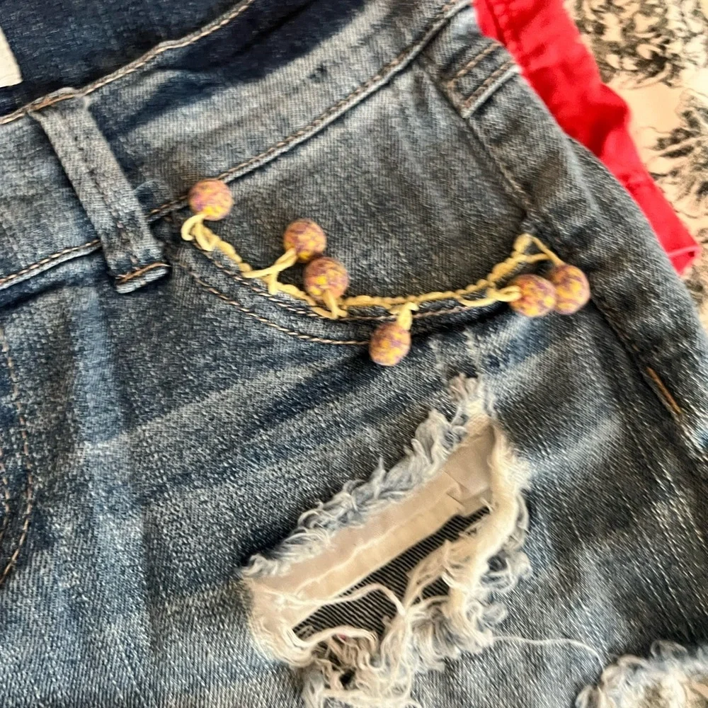 Wildflowers Women's Jean and Red Shorts Collection - Picture 3 of 9